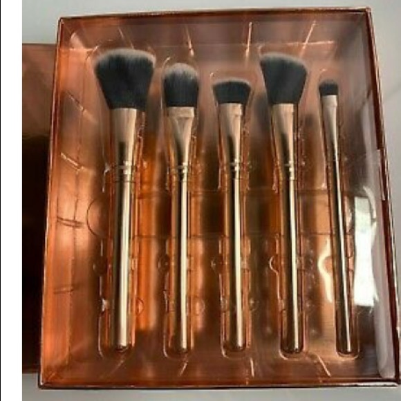 Nicole Miller Other - NWT Nicole Miller ~Metallic Complexion Col…